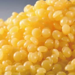 Yapıştırma mumu, mum kalıplarını döküm sistemlerine bağlar: belirli bir sıcaklığa kadar ısıtın, kalıbın döküm kapısını daldırın, ardından doğrudan döküm sistemine yapıştırın.